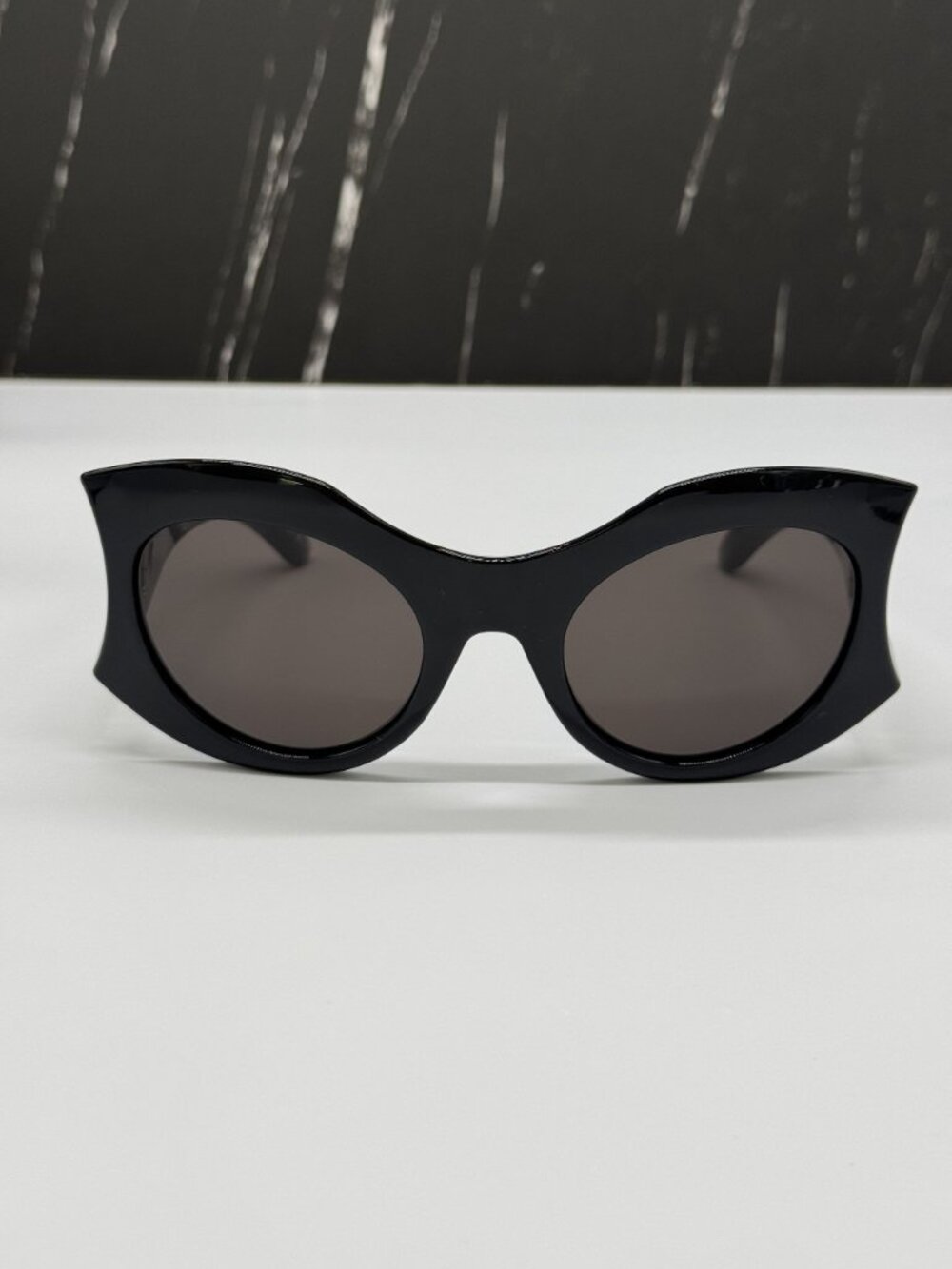 NEW BALENCIAGA BB0256S 001 BLACK BUTTERFLY WOMEN SUNGLASSES BALENCIAGA EYEWEAR - Picture 4 of 12